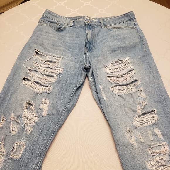 Forever 21 Distressed Mom Jean - Picture 2 of 9